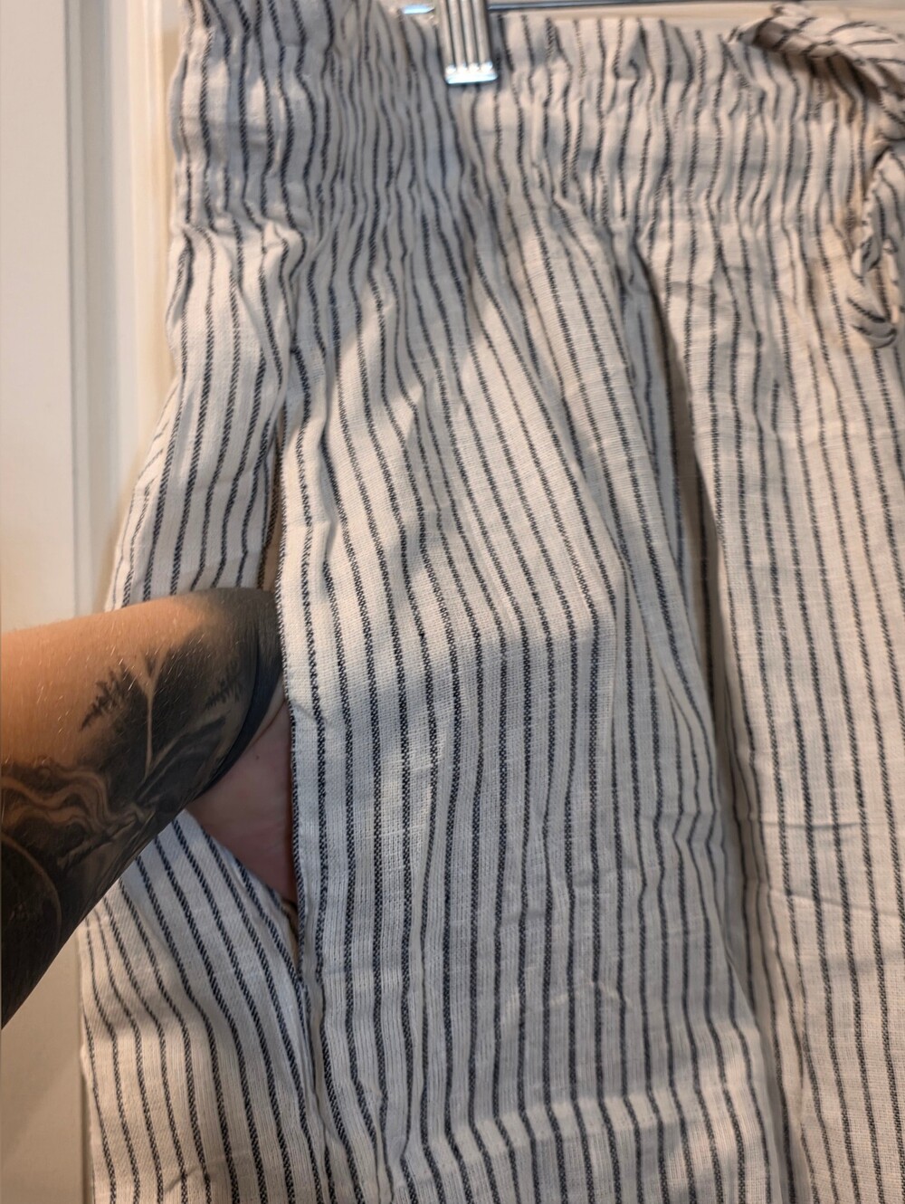Ava & Viv Cream Linen Pants With Navy Pinstripes - Picture 3 of 5